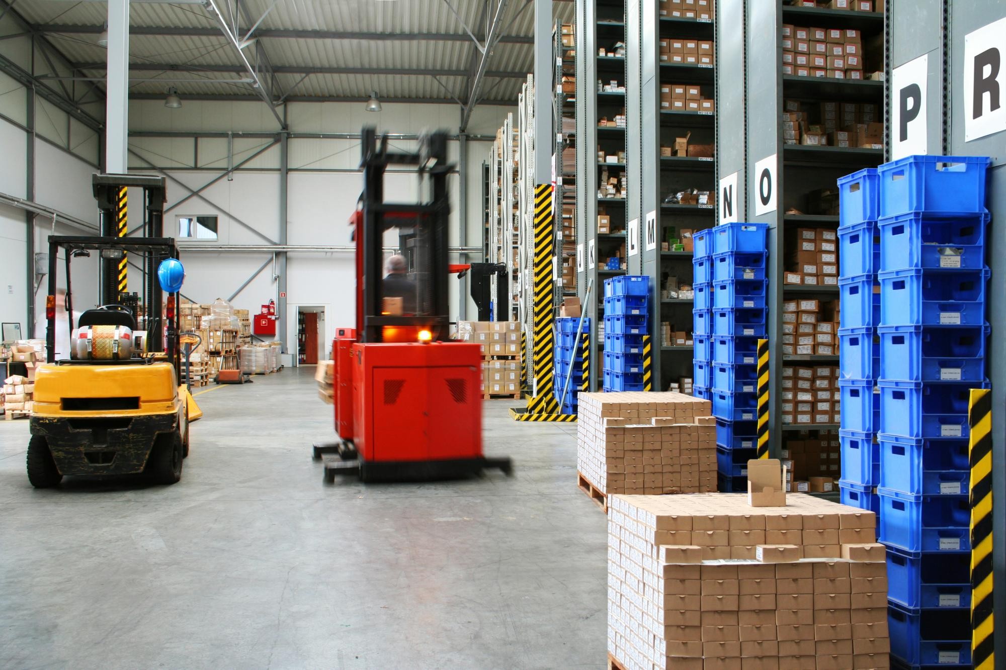 Industrial (fabrici alimentare, abatoare, textile, producții diverse, parcuri logistice etc.)